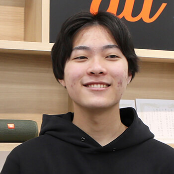 先輩社員<br class="--PC">インタビュー